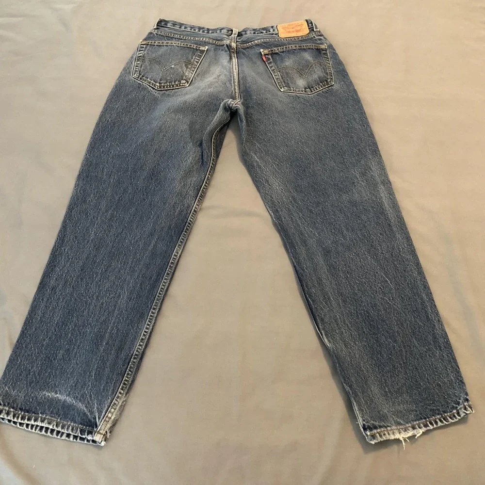 Levis 550 Jeans Mens 35x29 Blue Relaxed Fit‎ Tapered Leg Denim Distressed Pants